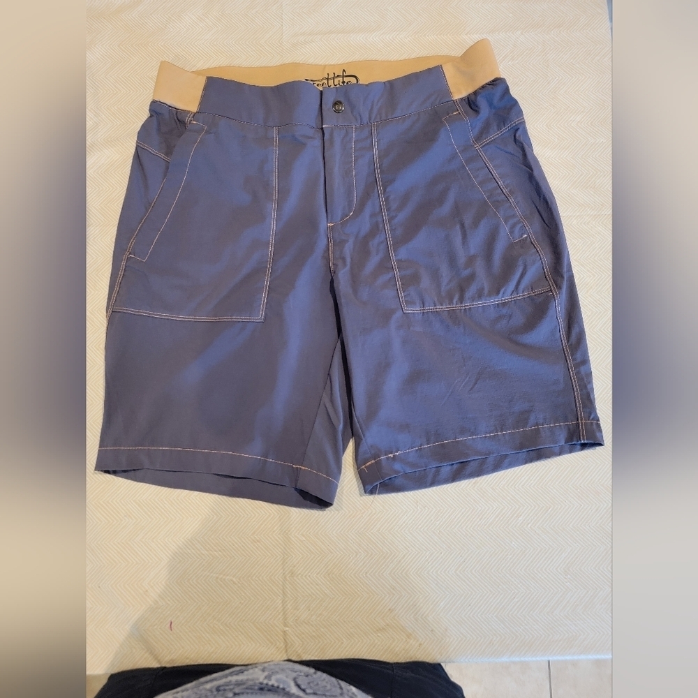 REEL LIFE NYLON SHORTS (sz‎ lg)
